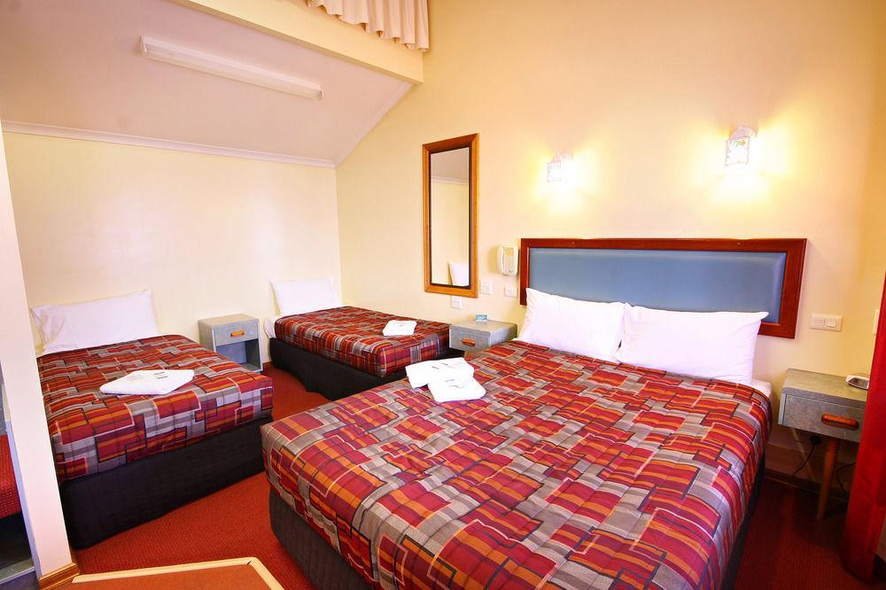 Downs Motel Туумба Екстериор снимка