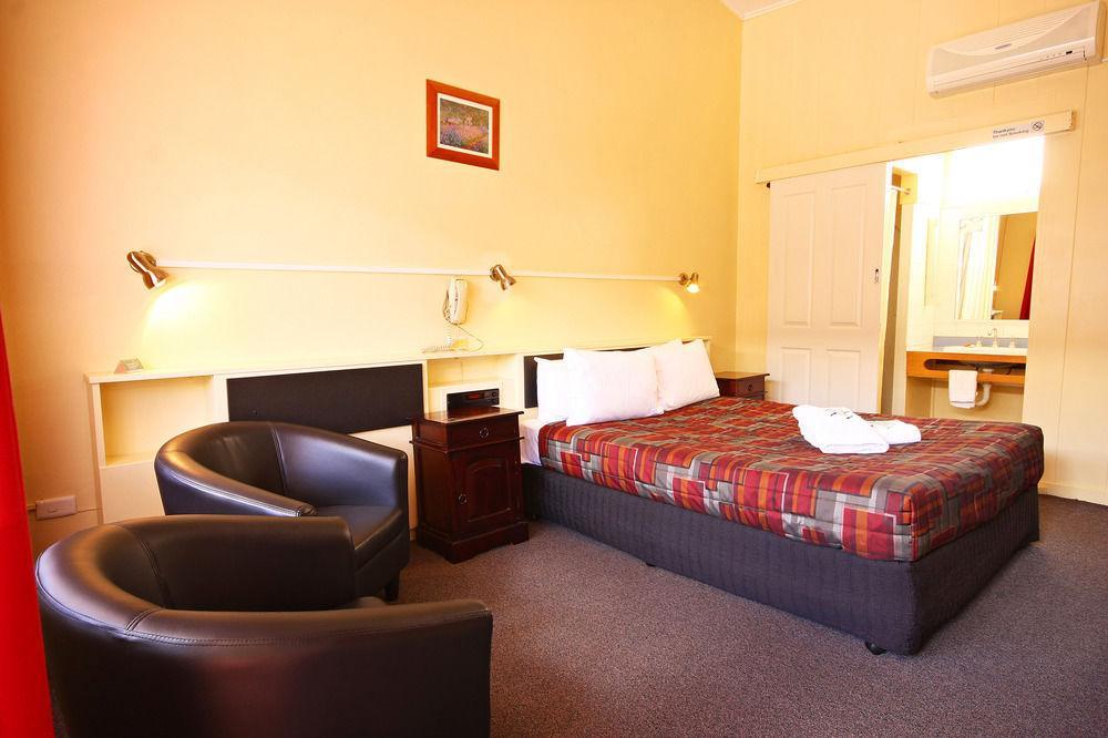Downs Motel Туумба Екстериор снимка