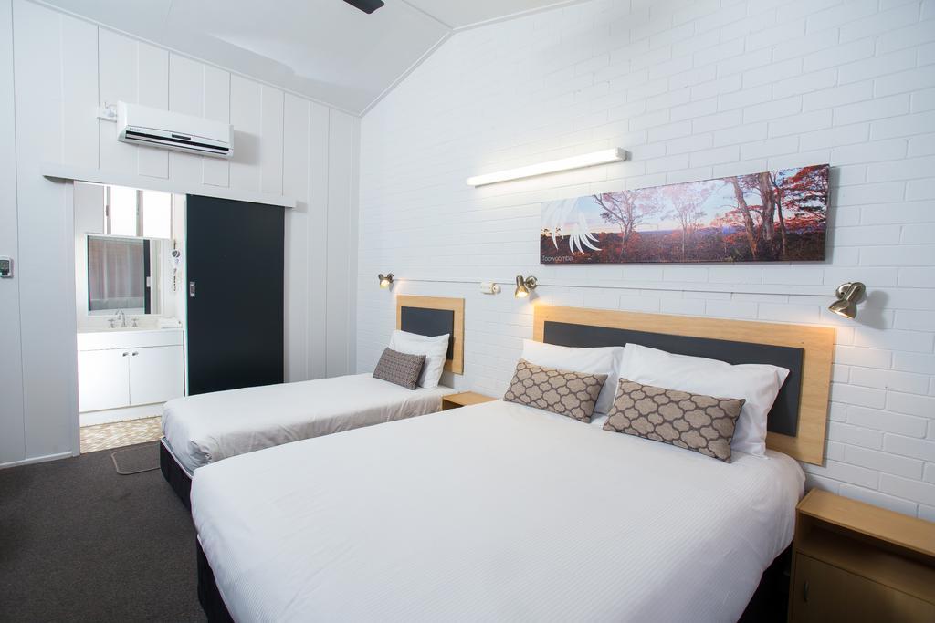 Downs Motel Туумба Екстериор снимка
