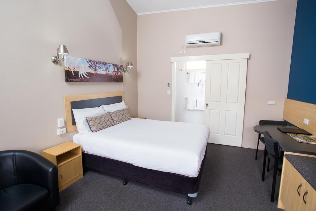 Downs Motel Туумба Екстериор снимка