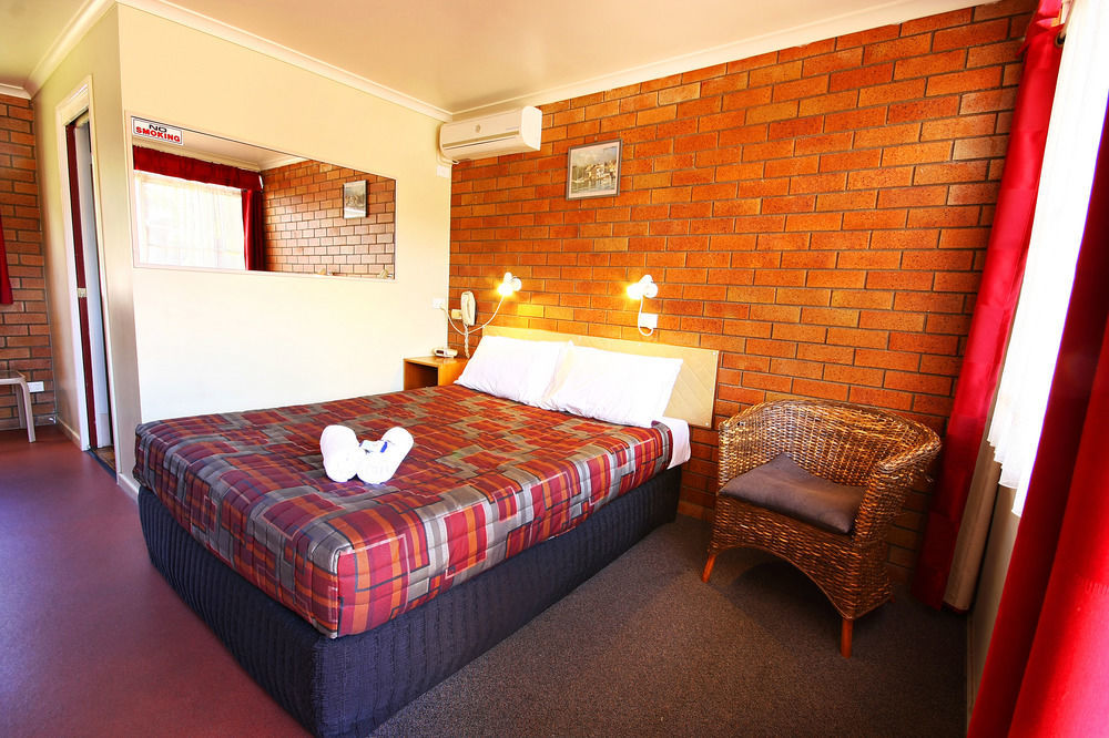 Downs Motel Туумба Екстериор снимка