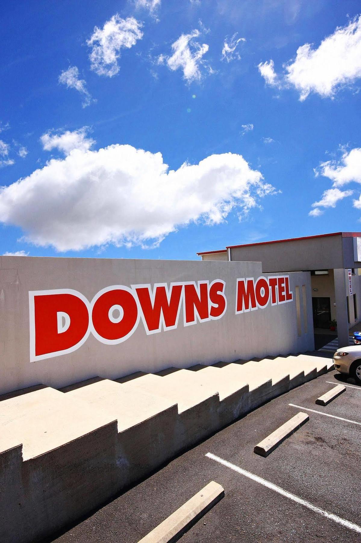 Downs Motel Туумба Екстериор снимка