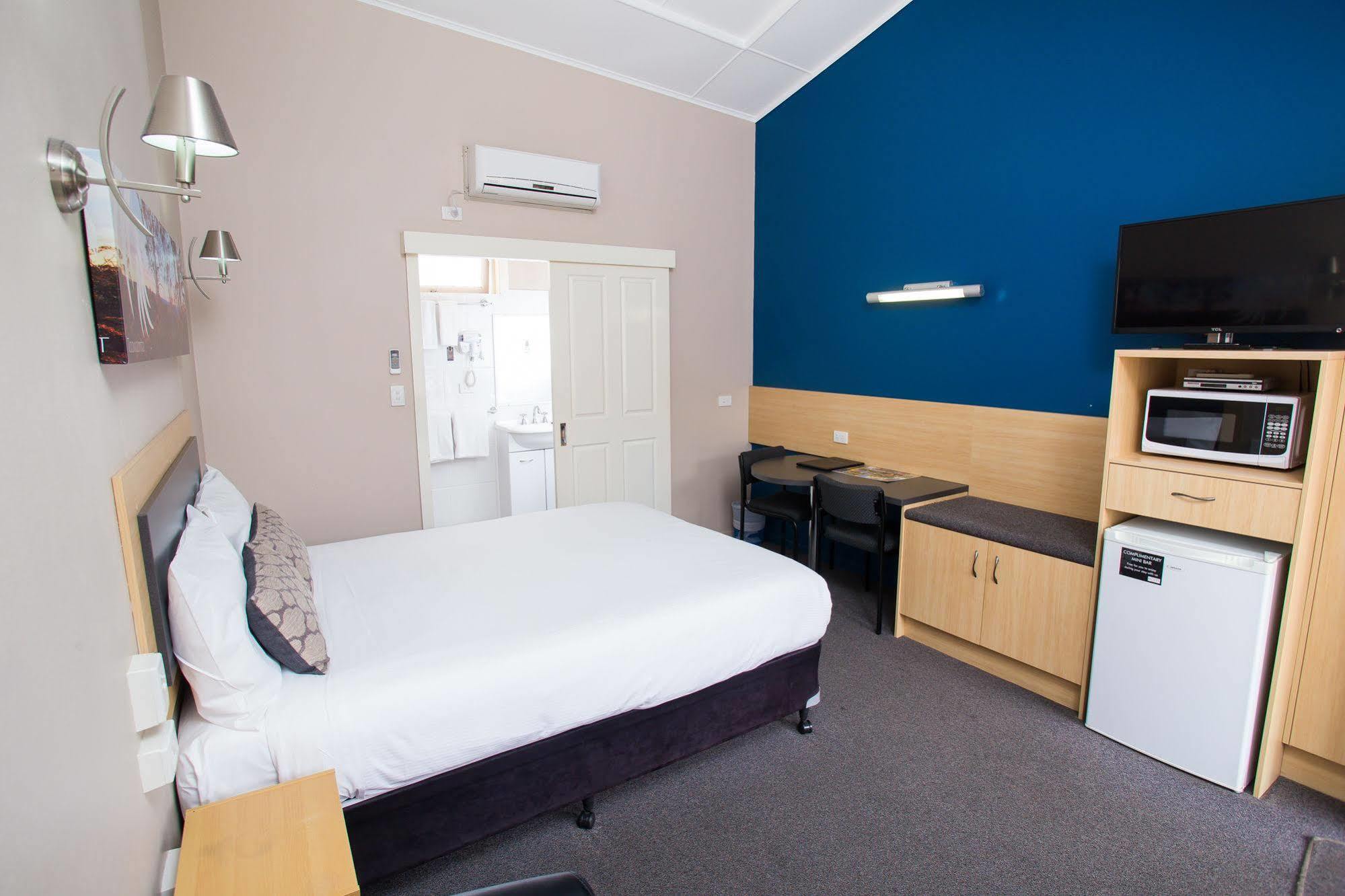 Downs Motel Туумба Екстериор снимка