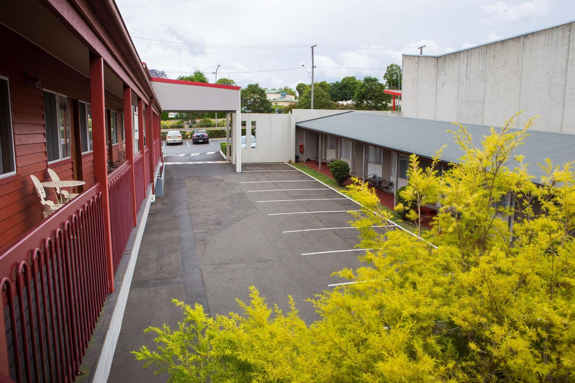 Downs Motel Туумба Екстериор снимка