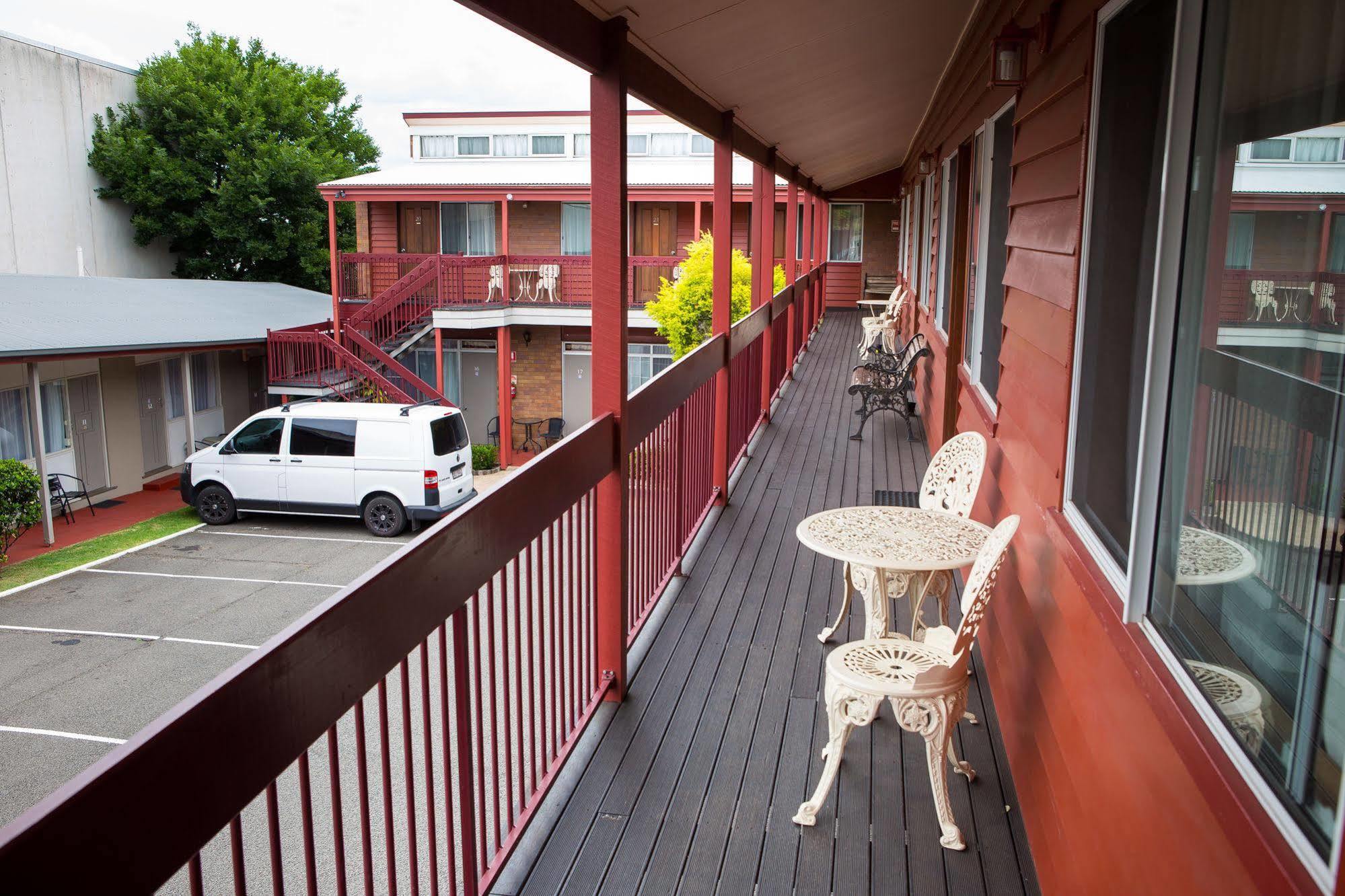 Downs Motel Туумба Екстериор снимка